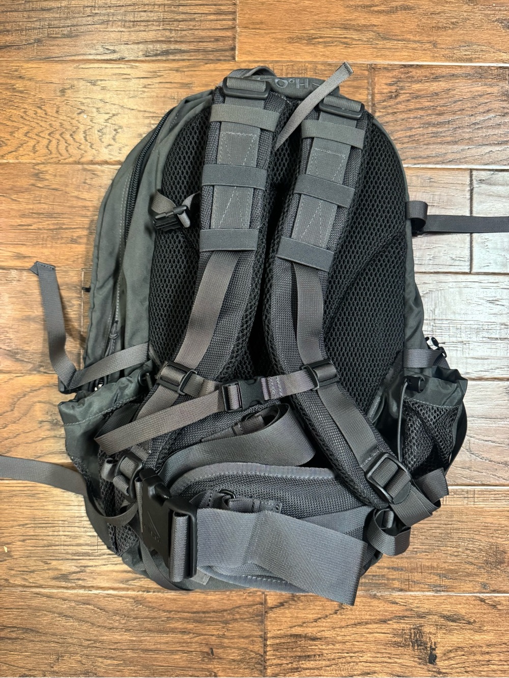 Kelty MAP 3500 Grey Backpack with Front Bungee - Picture 5 of 5